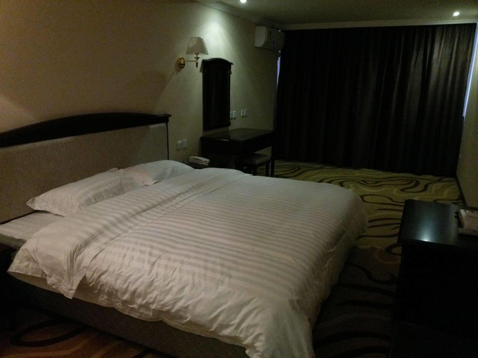 Chengdu Airport Ruijia Hotel Esterno foto