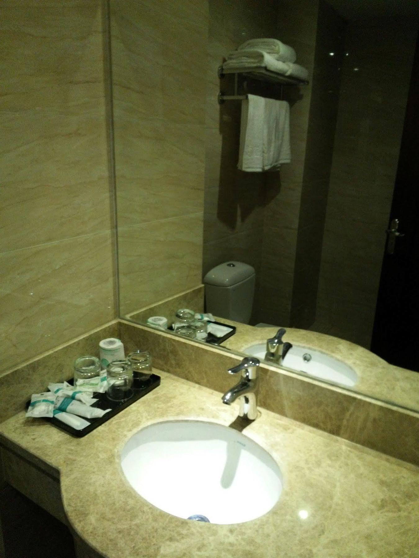 Chengdu Airport Ruijia Hotel Esterno foto